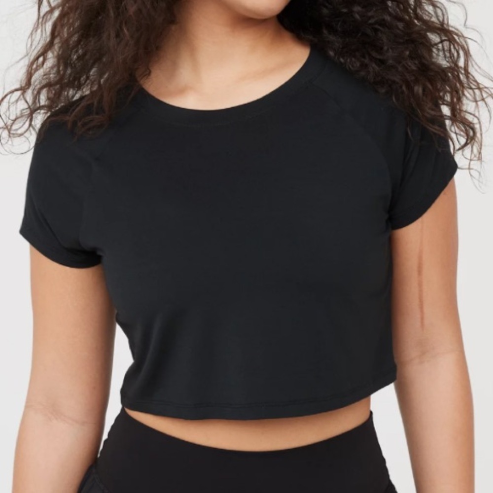 OFFLINE BY AERIE Thumbs Up Cropped T-Shirt - True Black